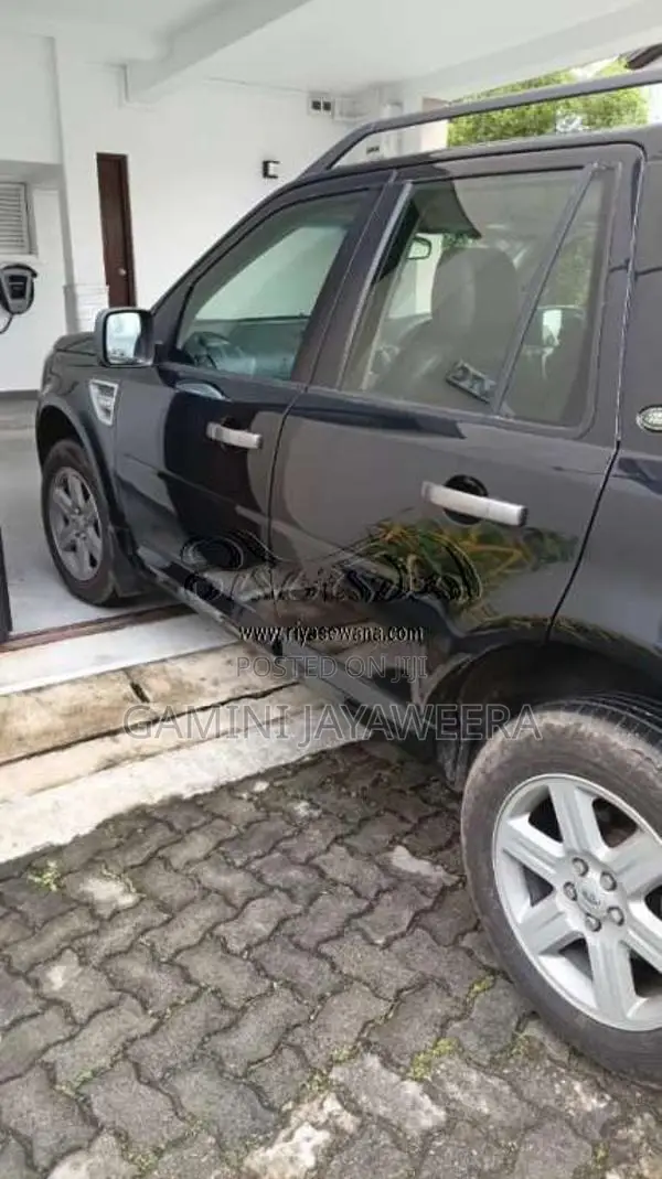 Land-Rover Freelander 2 2011 SUV (Used)