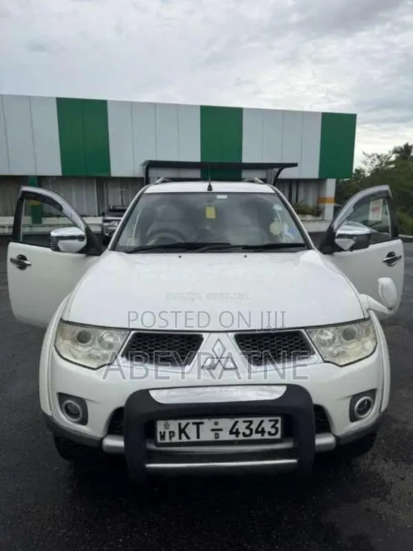 Mitsubishi Montero 2012 SUV (Used)