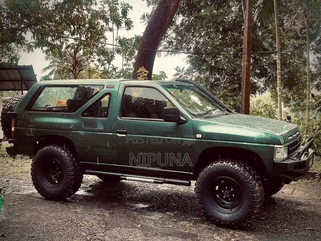 Nissan Pathfinder 1988 SUV (Used)