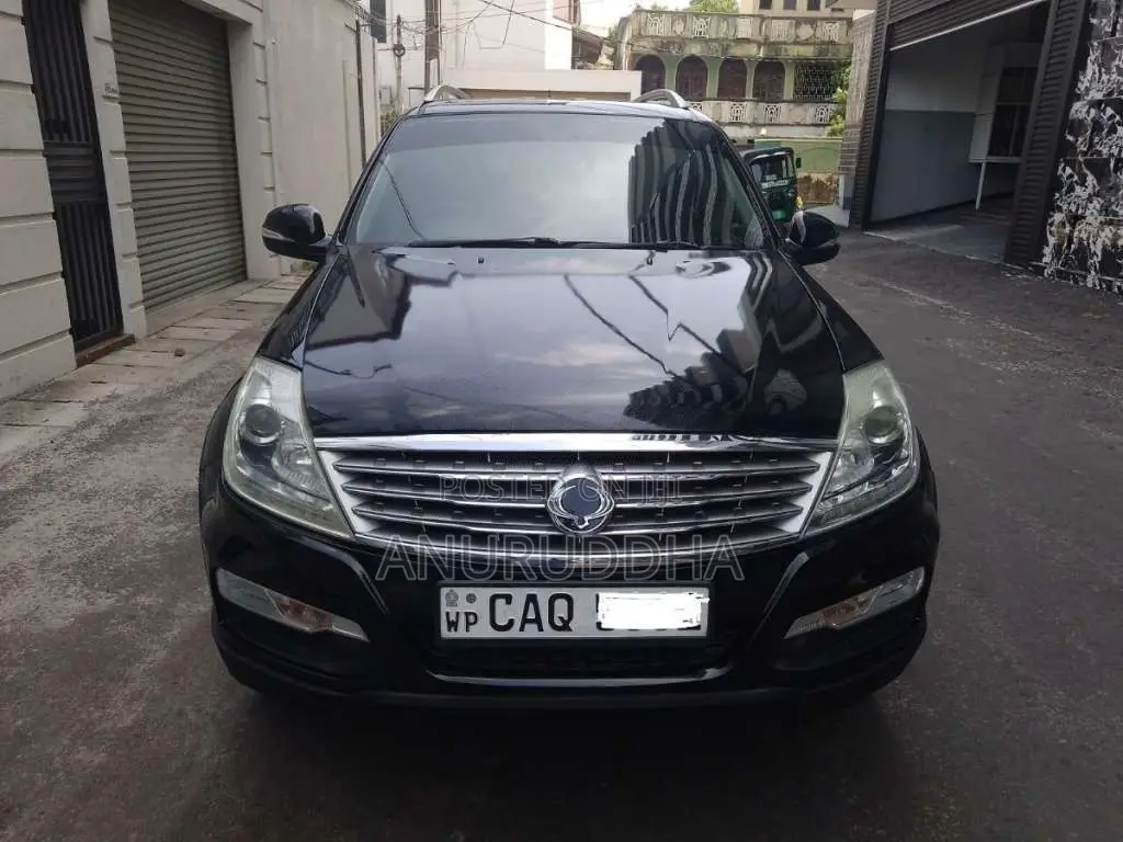 Micro Rexton W 2016 SUV (Used)