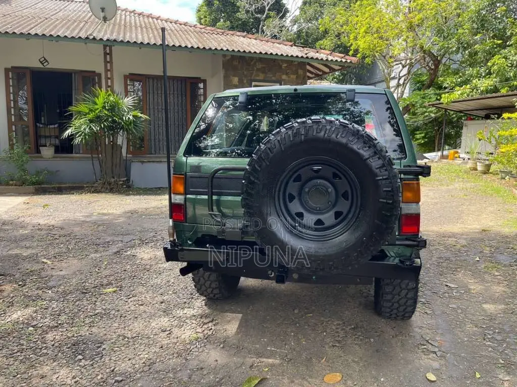 Nissan Pathfinder 1988 SUV (Used)