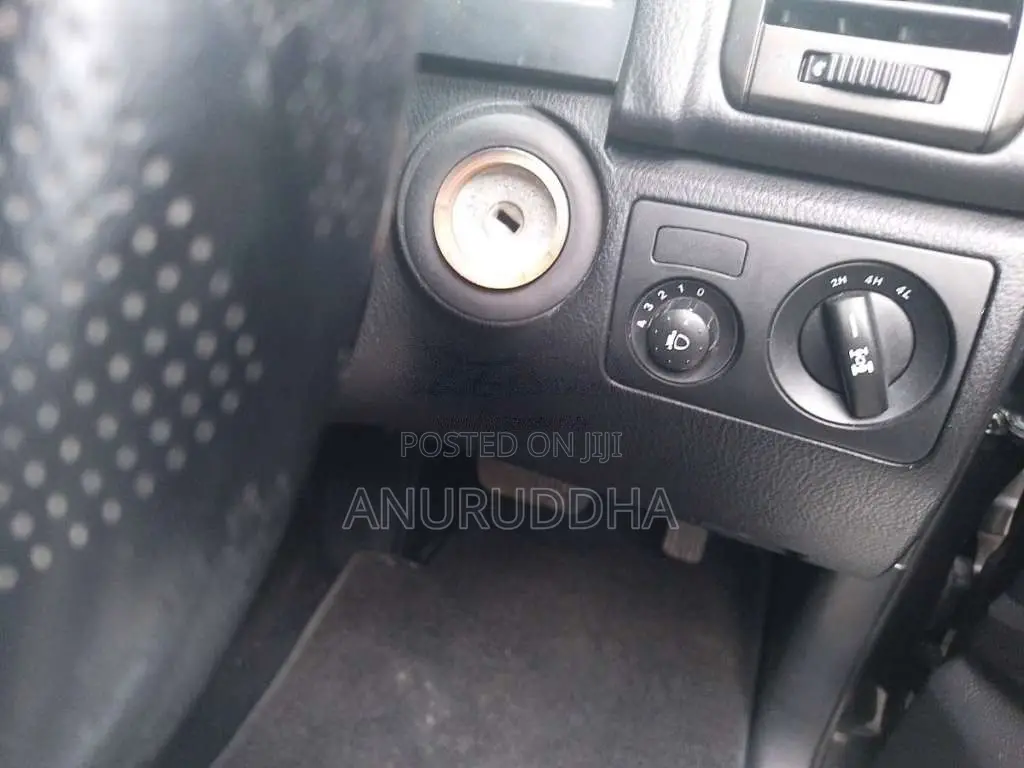 Micro Rexton W 2016 SUV (Used)