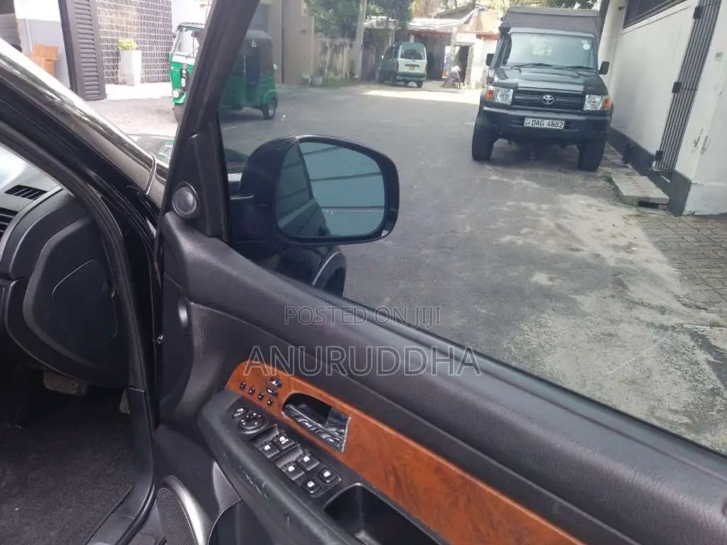 Micro Rexton W 2016 SUV (Used)