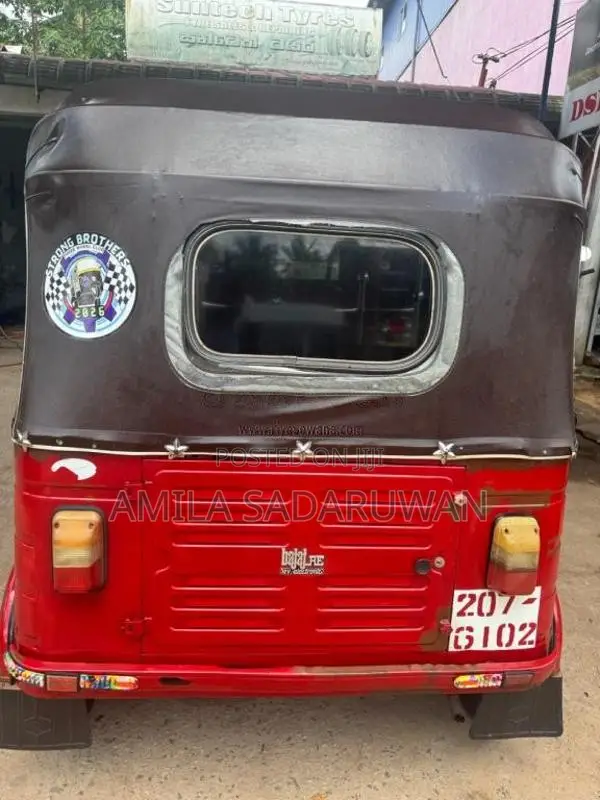 Bajaj Re 2000 Three Wheel (Used)