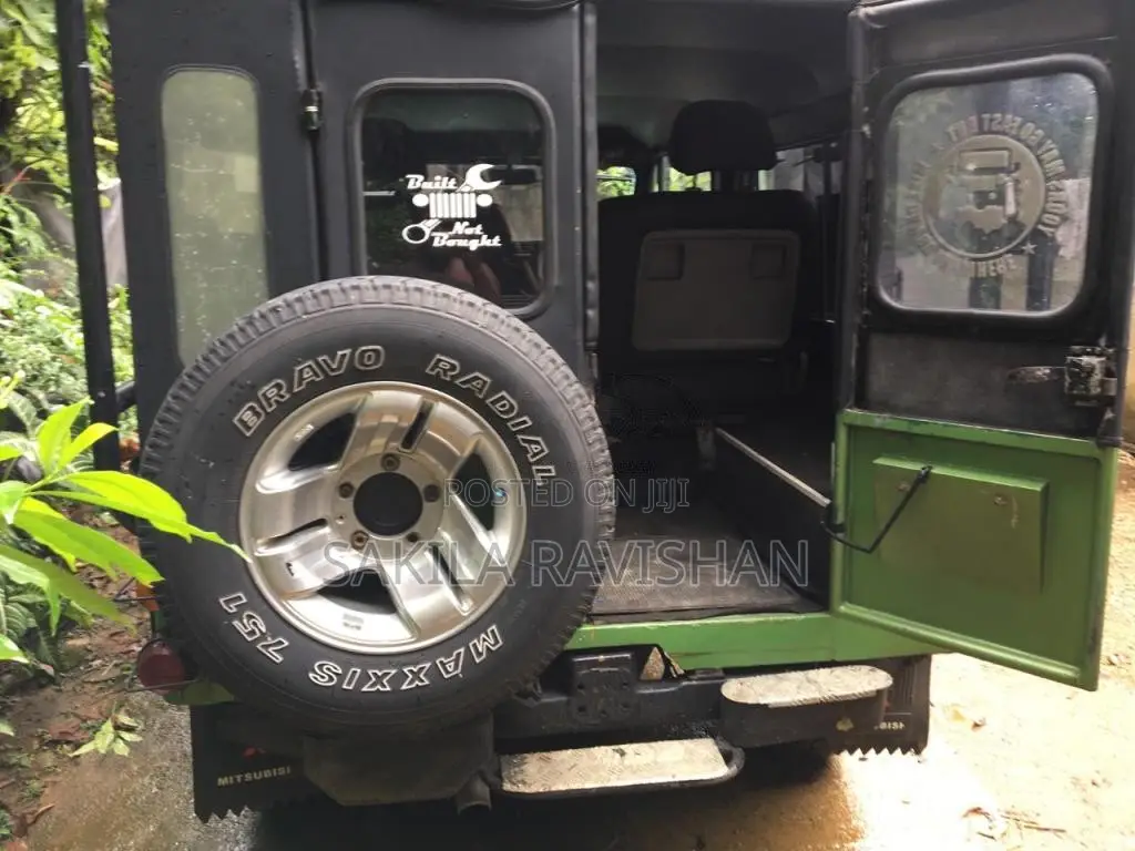Mitsubishi 4DR5 1991 SUV (Used)