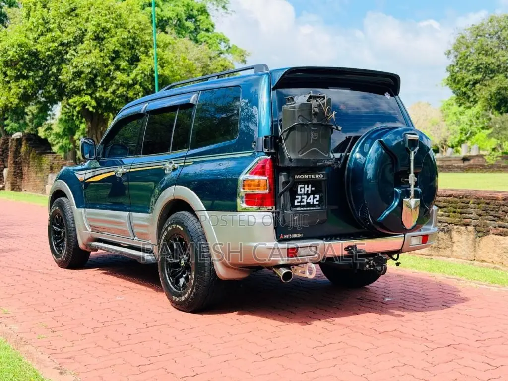 Mitsubishi Montero 2002 SUV (Used)
