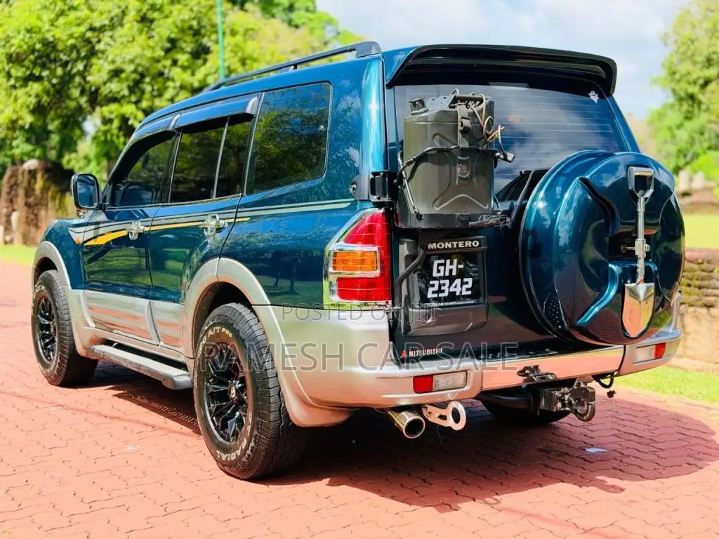 Mitsubishi Montero 2002 SUV (Used)