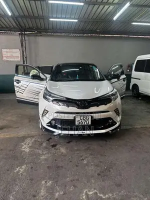 Toyota CHR 2018 SUV (Used)