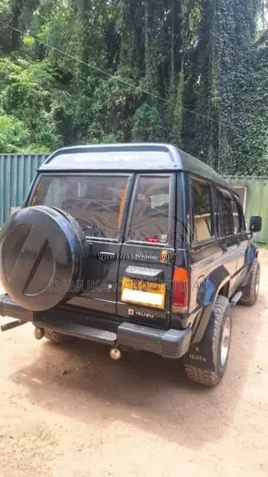 Isuzu Trooper 1986 SUV (Used)