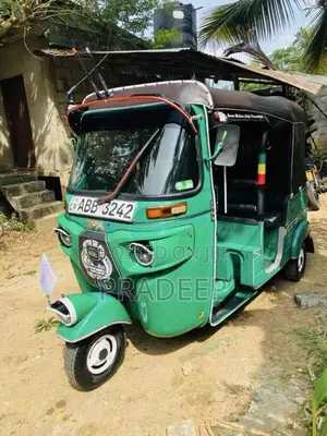 Bajaj Re 2015 Three Wheel (Used)