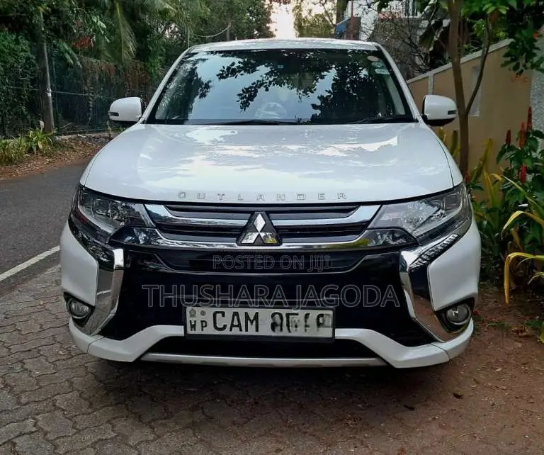 Mitsubishi Outlander PHEV 2015 SUV (Used)