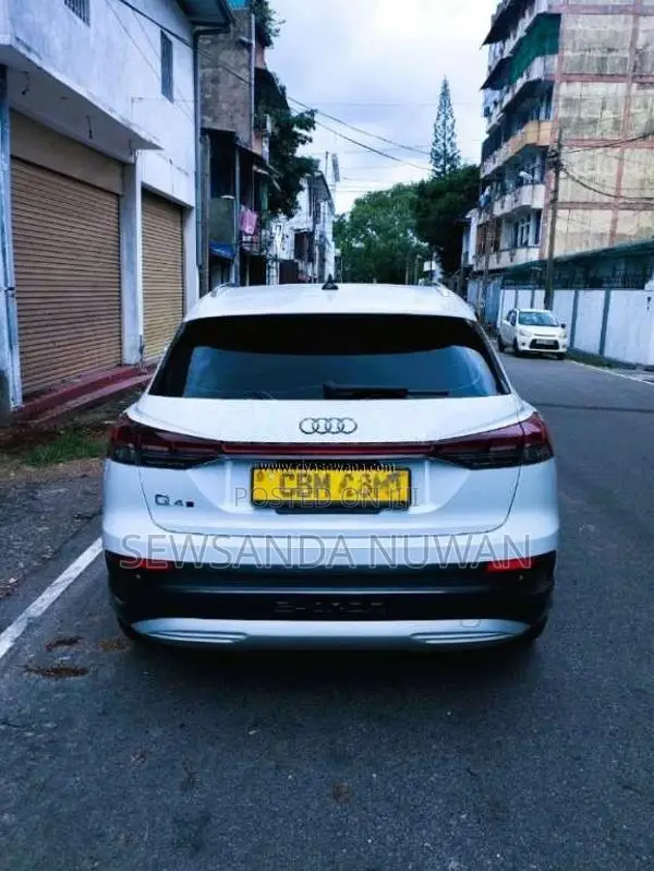 Audi Q4 2024 SUV (Used)