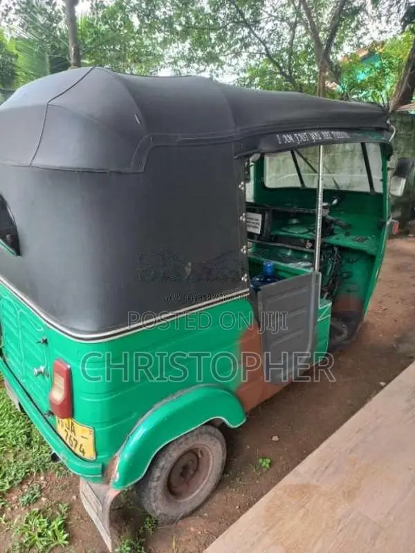 Bajaj 4 Stroke 2004 Three Wheel (Used)
