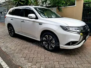 Mitsubishi Outlander PHEV 2015 SUV (Used)