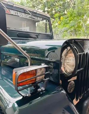 Mitsubishi 4DR5 Jeep 1980 SUV (Used)