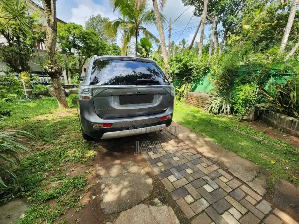 Mitsubishi Outlander 2014 SUV (Used)