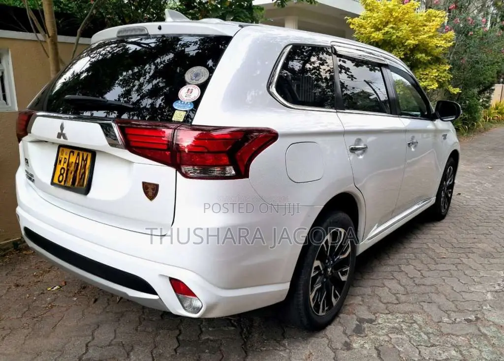 Mitsubishi Outlander PHEV 2015 SUV (Used)