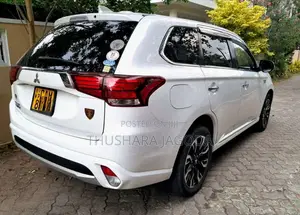 Mitsubishi Outlander PHEV 2015 SUV (Used)