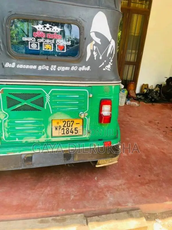 Bajaj RE 2000 Three Wheel (Used)