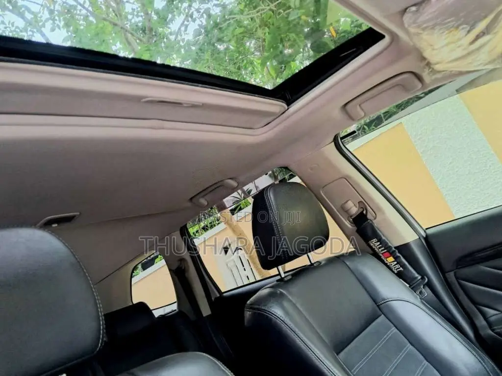Mitsubishi Outlander PHEV 2015 SUV (Used)