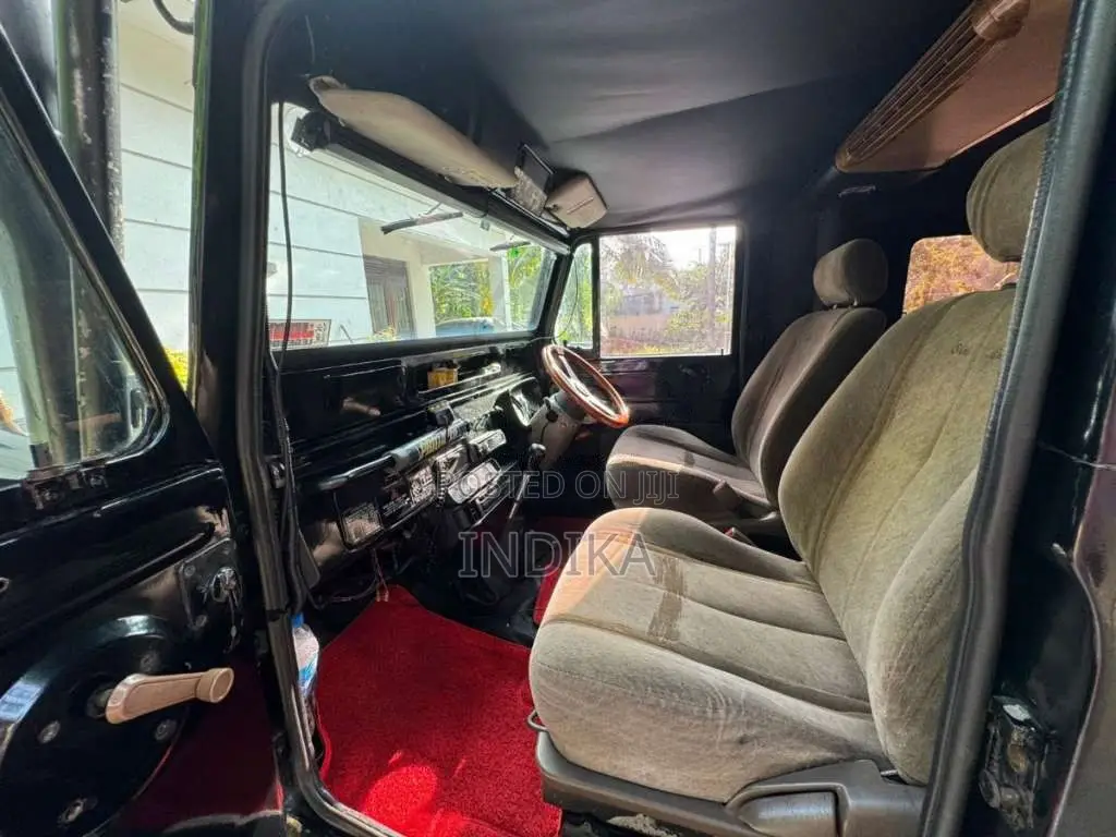 Mitsubishi 4DR5 1972 SUV (Used)