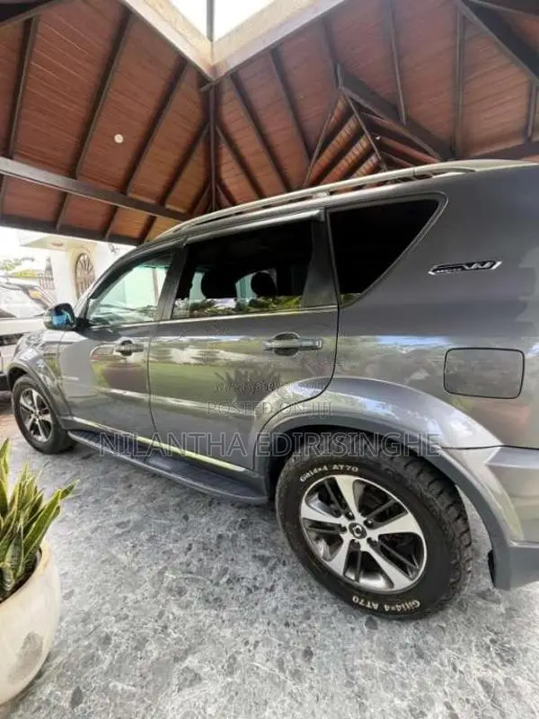 Micro Rexton 2016 SUV (Used)