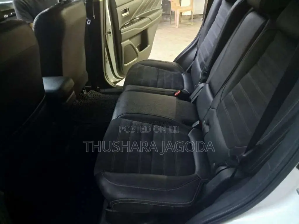 Mitsubishi Outlander PHEV 2015 SUV (Used)