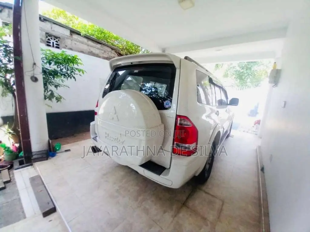 Mitsubishi Montero 2003 SUV (Used)