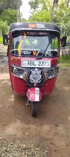 Bajaj 4 Stroke 2016 Three Wheel (Used)