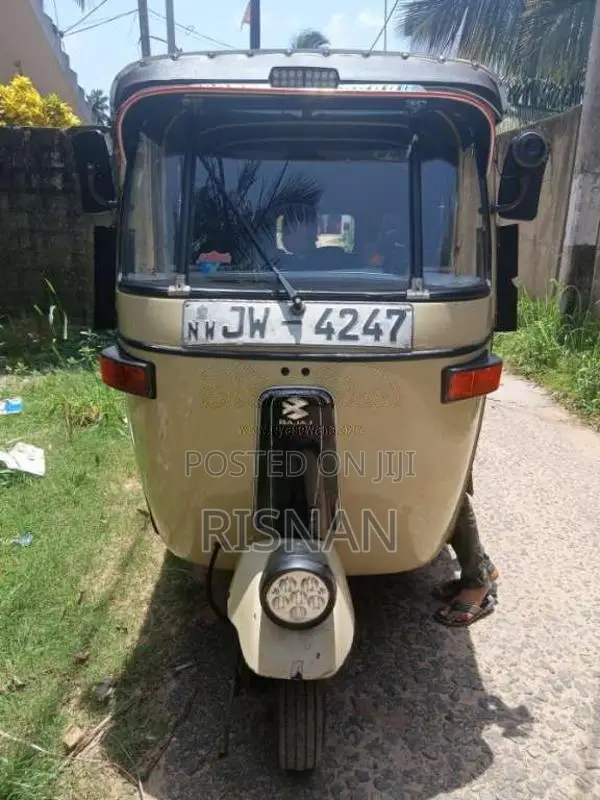 Bajaj 2 Stroke 2010 Three Wheel (Used)