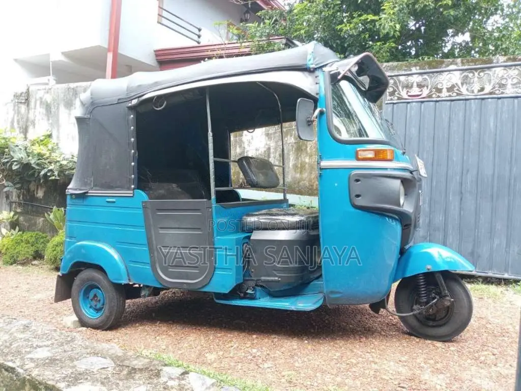 Bajaj RE 2017 Three Wheel (Used)
