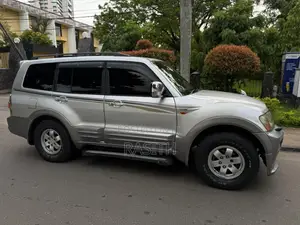 Mitsubishi Montero 2000 SUV (Used)