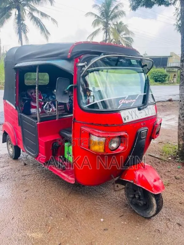 Bajaj RE 2011 Three Wheel (Used)