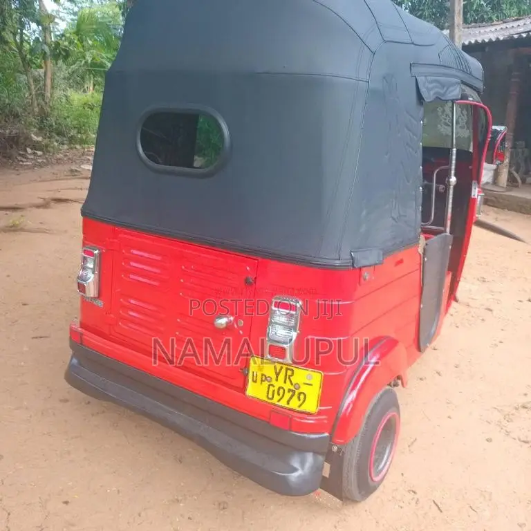 Bajaj RE 205 2011 Three Wheel (Used)