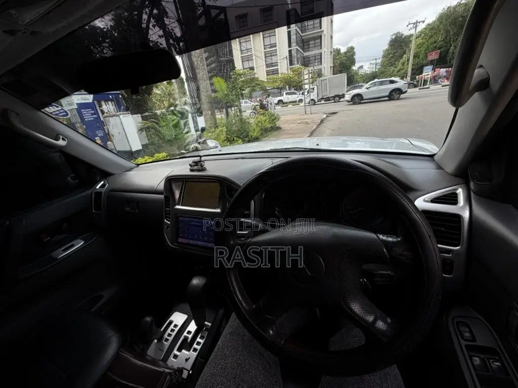 Mitsubishi Montero 2000 SUV (Used)