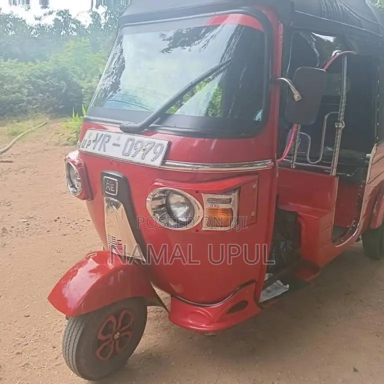 Bajaj RE 205 2011 Three Wheel (Used)