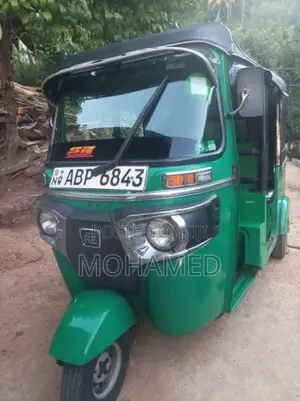 Bajaj 4 stroke 2017 Three Wheel (Used)