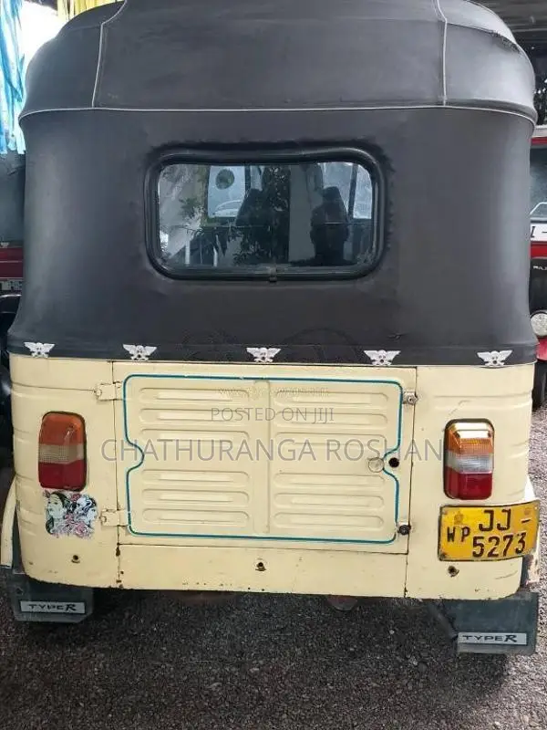 Bajaj RE 2 STROKE 2004 Three Wheel (Used)