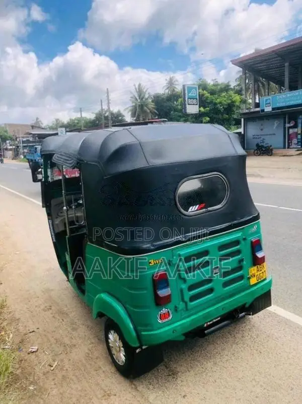 Bajaj RE 205 2015 Three Wheel (Used)