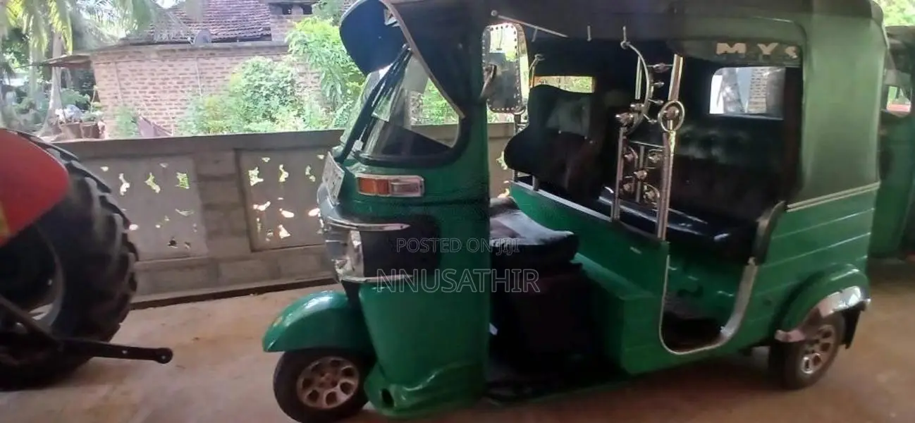 Bajaj 4 Stroke 2016 Three Wheel (Used)