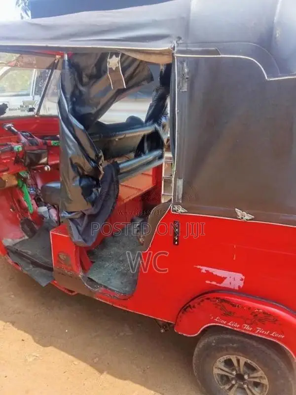 Bajaj RE 2 Stroke 2003 Three Wheel (Used)