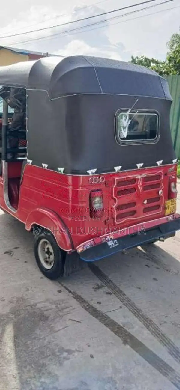Bajaj 4 Stroke 2015 Three Wheel (Used)