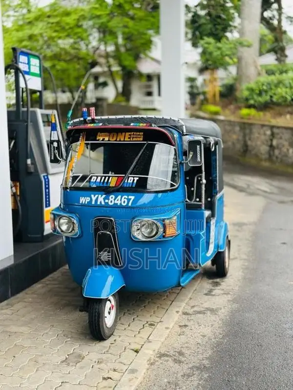 Bajaj RE 205 2011 Three Wheel (Used)