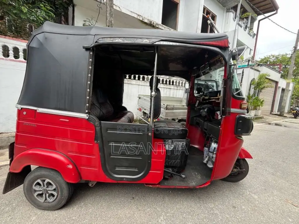 Bajaj RE 2014 Three Wheel (Used)
