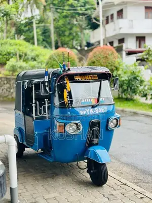 Bajaj RE 205 2011 Three Wheel (Used)