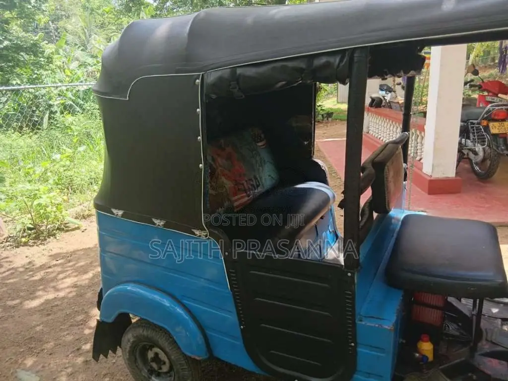 Bajaj 2 Stroke 2002 Three Wheel (Used)