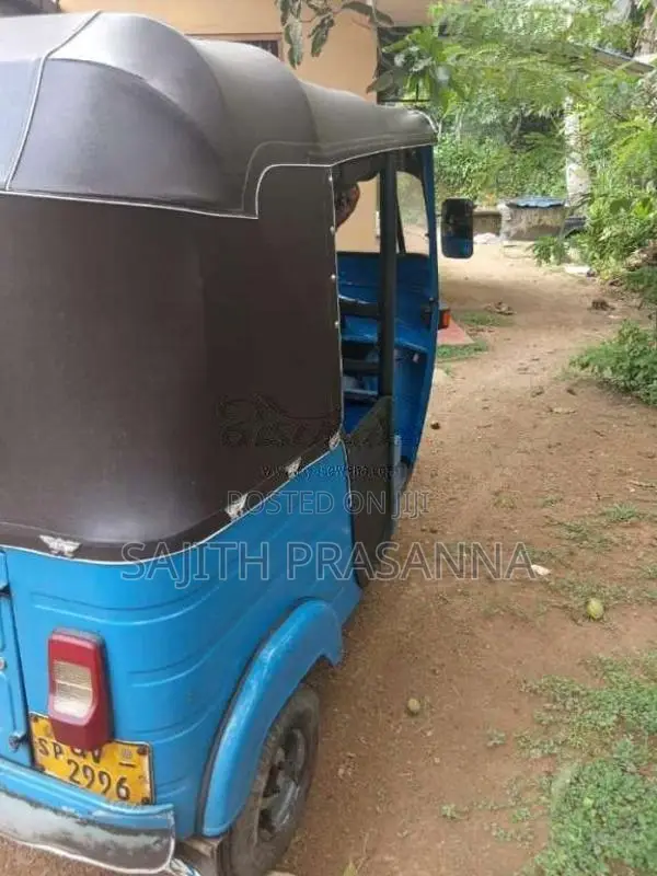 Bajaj 2 Stroke 2002 Three Wheel (Used)