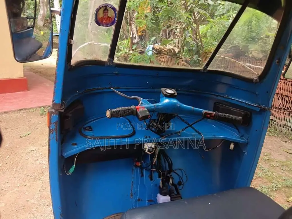 Bajaj 2 Stroke 2002 Three Wheel (Used)