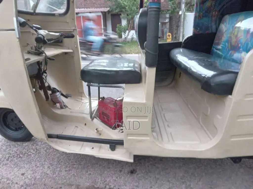 Bajaj 2 Stroke 2015 Three Wheel (Used)