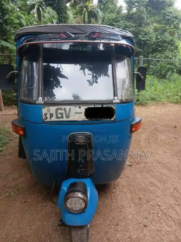 Bajaj 2 Stroke 2002 Three Wheel (Used)